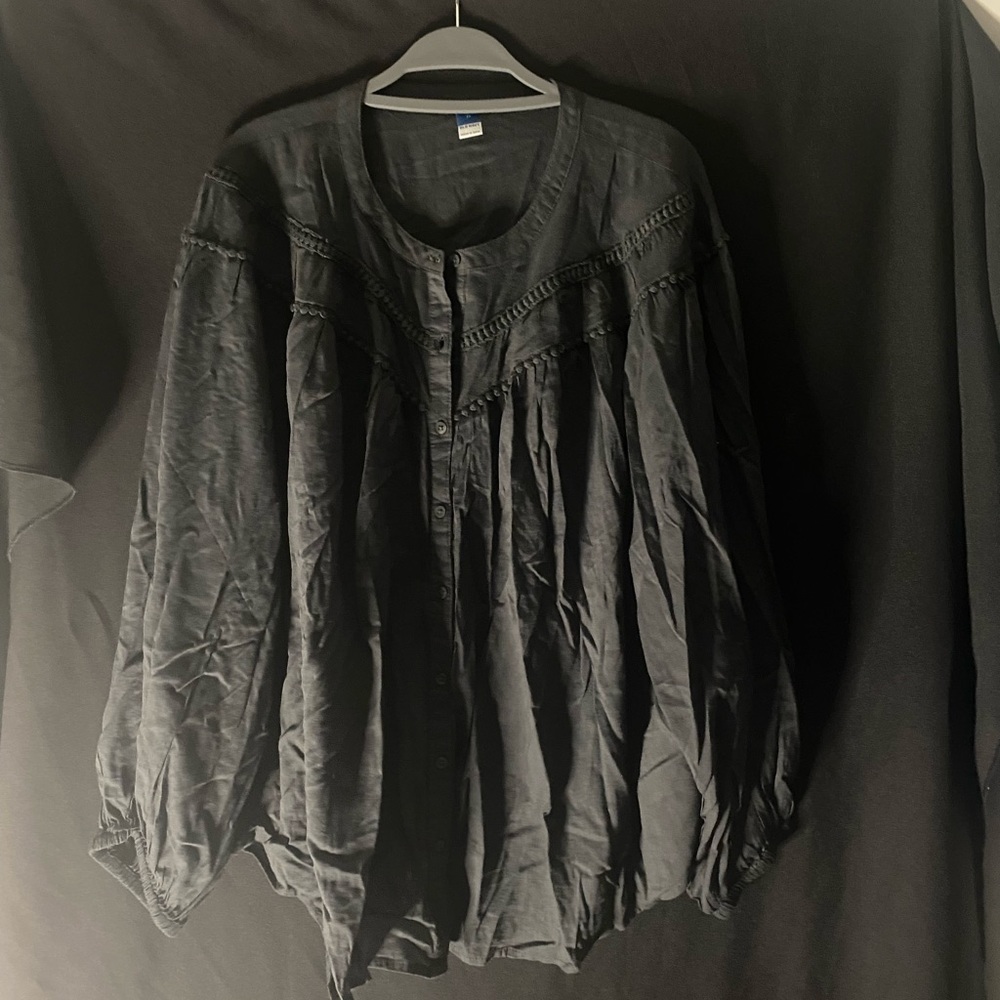 Women’s Old Navy Women’s 2X Black Pheasant Top